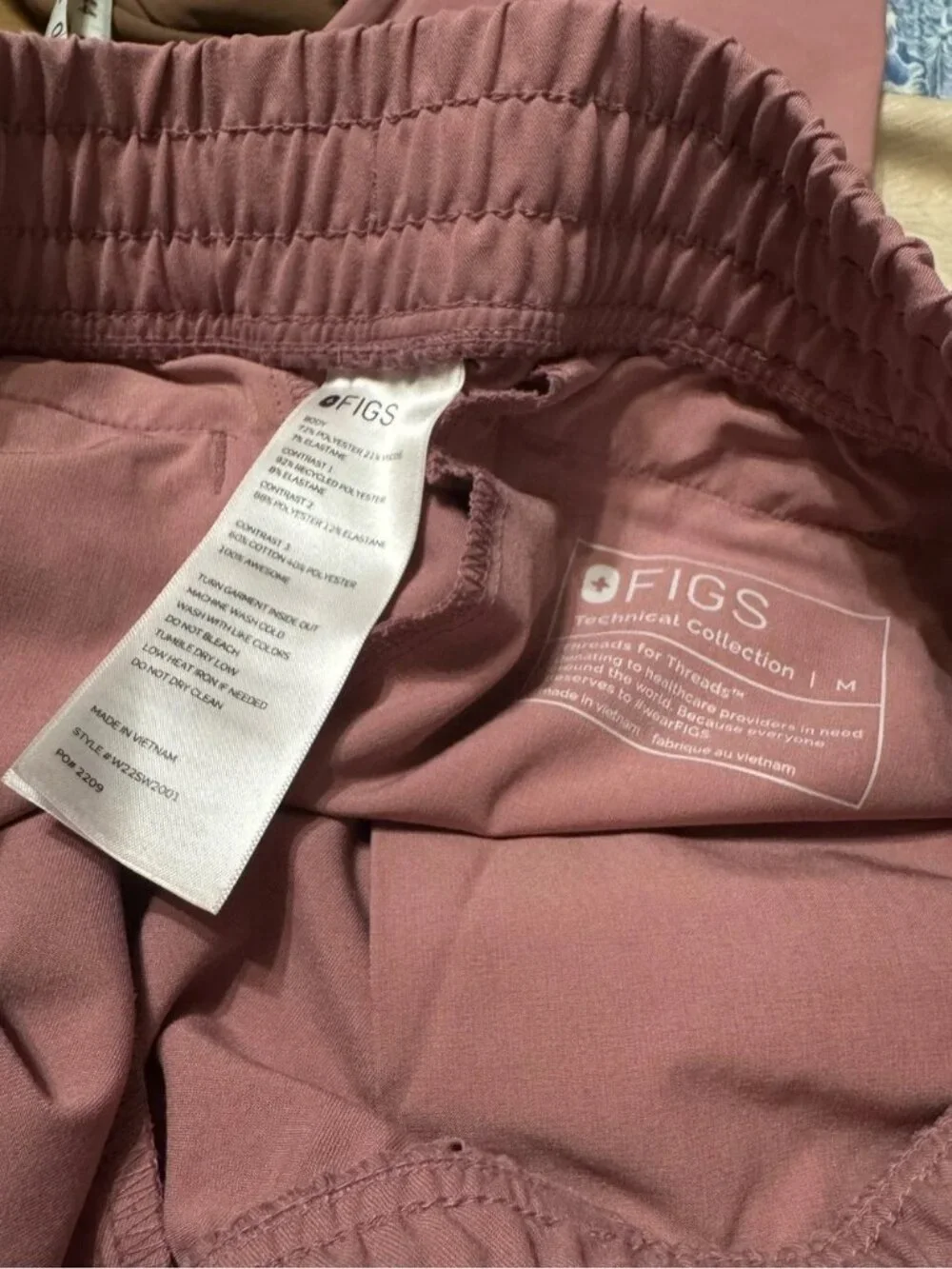 FIGS Technical Collection Jogger Scrub Pants Dusty Rose Pink Women’s Medium - Picture 6 of 8